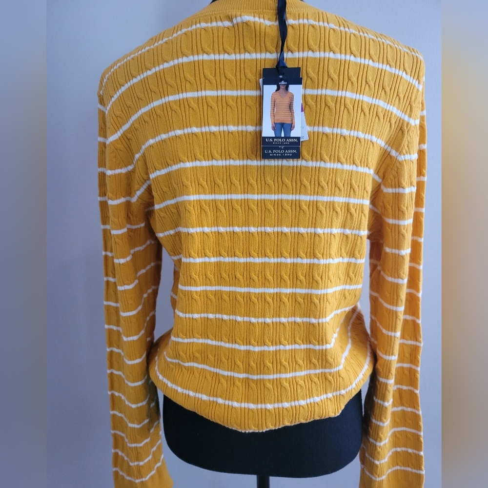 Sold/Sweater - Picture 3 of 5